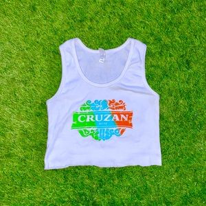 Trendy white cropped tank !!